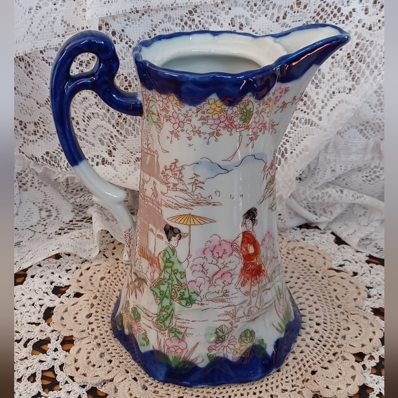 VINTAGE HAND-PAINTED PORCELAIN JAPANESE GEISHA GIRLS BLUE TEAPOT/PITCHER NO LID - Picture 3 of 14